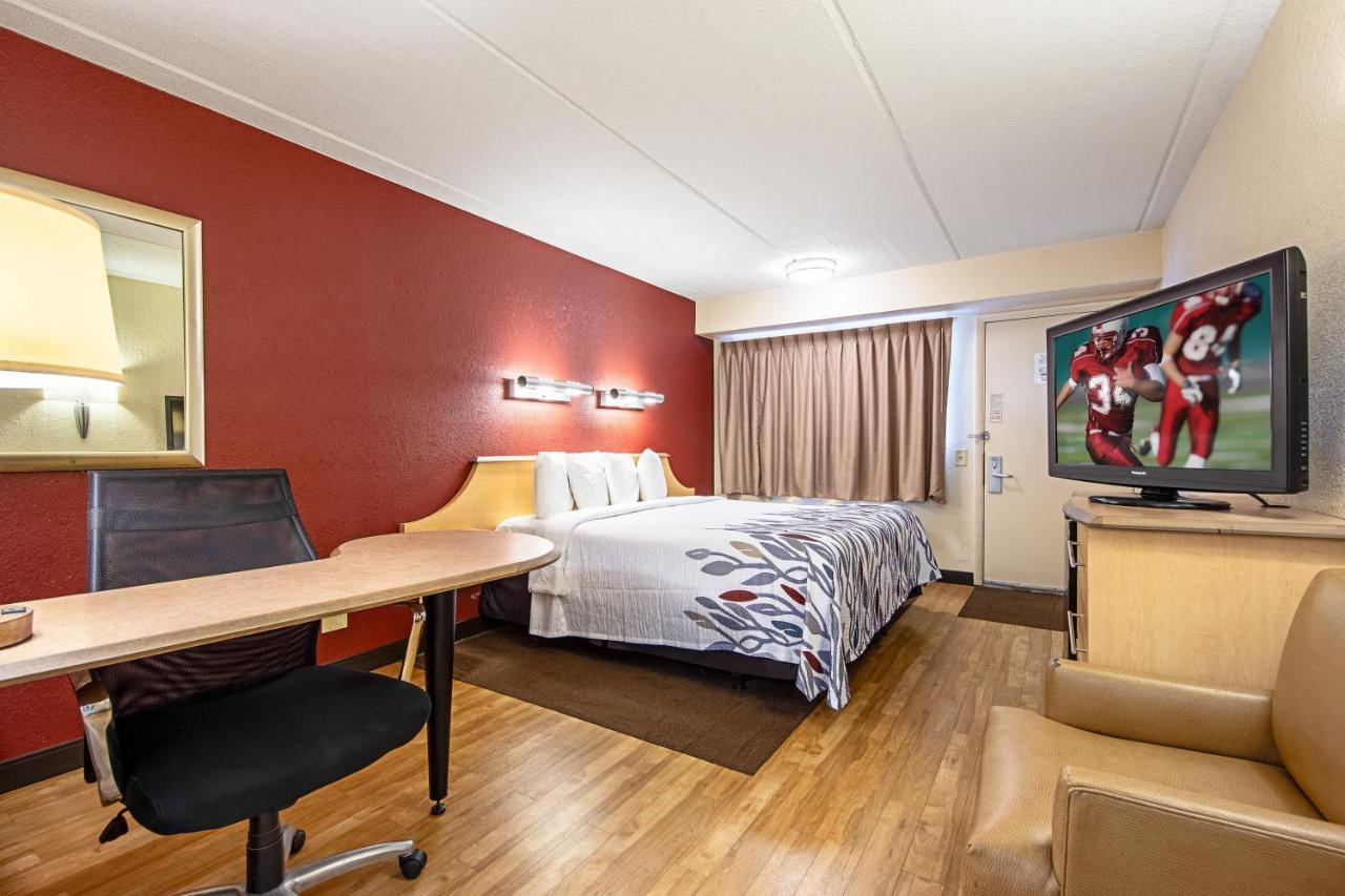 Red Roof Inn Huntington Barboursville Exterior photo